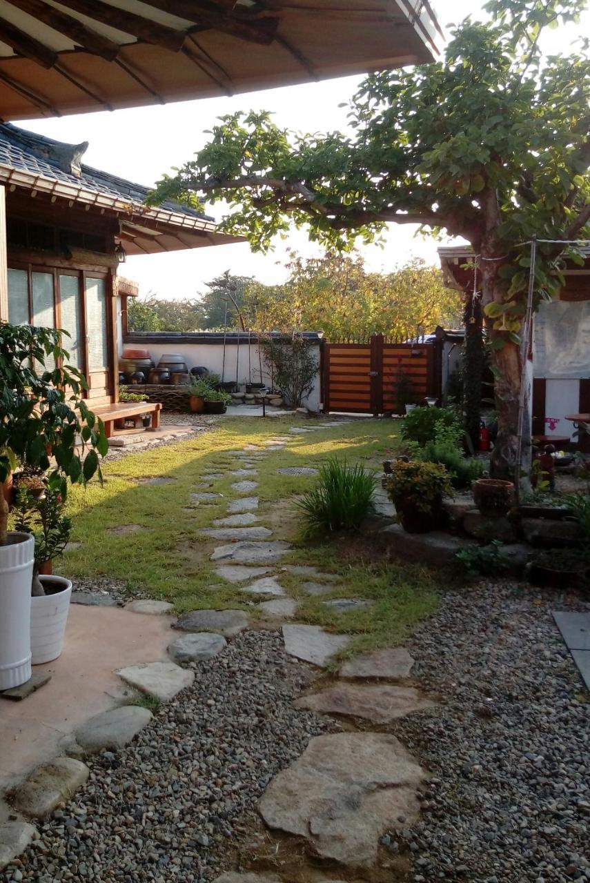 Gyeongju Guesthouse Huewon Екстер'єр фото