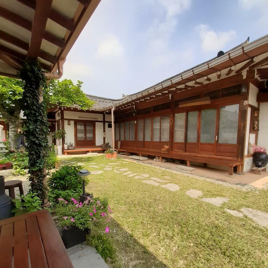 Gyeongju Guesthouse Huewon Екстер'єр фото